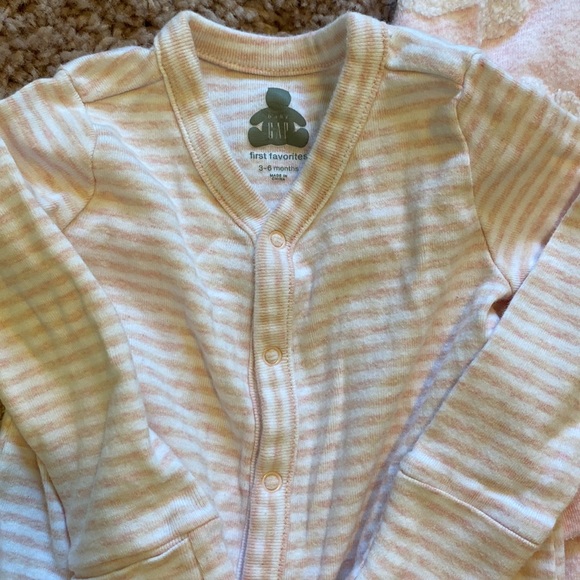 Set of baby gap footed one-pieces - Picture 2 of 3